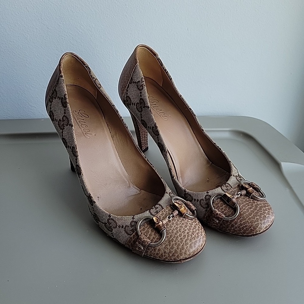 Gucci GG Monogram Logo Canvas Horsebit Pumps Heels Beige Shoes EU 37 US 6.5